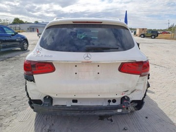 Mercedes GLC C253 2020 Mercedes-Benz GLC 300 2020 2.0 Benzyna 255KM, zdjęcie 2