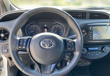 Toyota Yaris III Hatchback 5d Facelifting 2017 1.5 Dual VVT-iE 111KM 2019 Toyota Yaris 1.5 Selection ASO 1szy wlasciciel Salon PL Toyota Mikolaj, zdjęcie 14