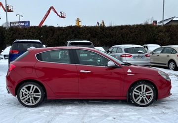 Alfa Romeo Giulietta Nuova II Hatchback 5d 2.0 JTD 16v 170KM 2012 Alfa Romeo Giulietta 2012 r. 2.0 Diesel 170KM, zdjęcie 6