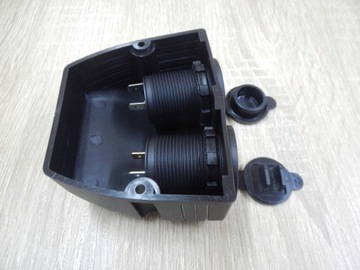 Автомобильное зарядное устройство 12В 24В 2x USB 3.1A + РОЗЕТКА