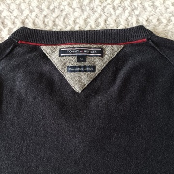 Tommy Hilfiger sweter męski w serek roz. XL