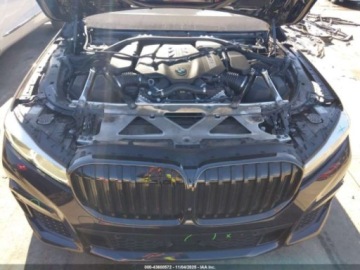 BMW Seria 7 G70 2022 BMW Seria 7 750i xDrive 2022 4.4l 4.4 Benzyna 523KM, zdjęcie 8