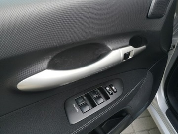 Toyota Auris I Hatchback 5d Facelifting 1.6 Valvematic 132KM 2011 Toyota Auris 1.6 Benzyna 132KM Klimatr LIFT Isofix, zdjęcie 10
