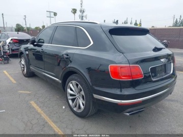 Bentley Bentayga 2017 Bentley Bentayga W12 2017 6.0l 6.0 Benzyna 600KM, zdjęcie 3