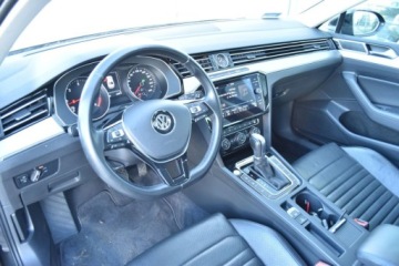 Volkswagen Passat B8 Limousine 2.0 TDI BlueMotion SCR 190KM 2019 Volkswagen Passat SalonPL 190KM DSG TDI HighlineSkoraACCNavi18Business ASO, zdjęcie 8