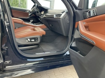 BMW X5 G05 M SUV 4.4 M50i 530KM 2022 BMW X5 M50i xDrive Kamera Skóra Automat Podgrz., zdjęcie 14