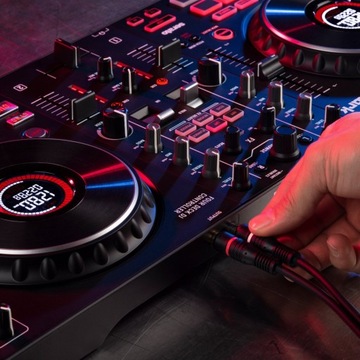 DJ-КОНТРОЛЛЕР NUMARK MIXTRACK PLATINUM FX