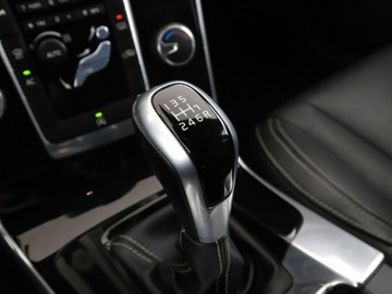Volvo V60 I Kombi Facelifting 2.0 D2 DRIVE-E 120KM 2016 Volvo V60 2.0D Dynamic Edition Klima Nawigacja, zdjęcie 28