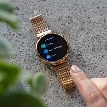 SMARTWATCH ZEGAREK DLA DZIEWCZYNKI PREZENT NA PIERWSZĄ KOMUNIE ŚWIĘTĄ