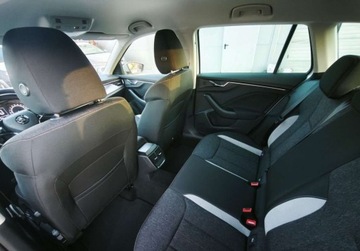 Skoda Kamiq Crossover 1.0 TSI 110KM 2022 Skoda Kamiq Style, Tempomat, Kamera cofania, Kessy, Asystenci, Bezwypadkow, zdjęcie 17