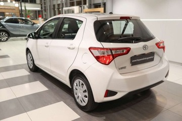 Toyota Yaris III Hatchback 5d Facelifting 2017 1.5 Dual VVT-iE 111KM 2020 Toyota Yaris 1.5 Active 1.5 Benzyna 111KM, zdjęcie 3
