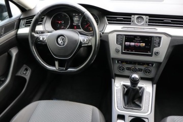 Volkswagen Passat B8 Variant 1.6 TDI 120KM 2015 VW Passat 1.6 TDI, Salon Polska, Navi, Klima, zdjęcie 6