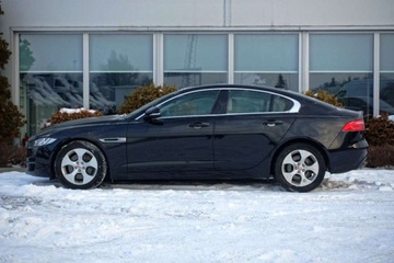 Jaguar XE Sedan 2.0 i4 200KM 2017 Jaguar XE Bezwypadek Salon PL 1rej. 2018 RWD 2.0 Benzyna, zdjęcie 2