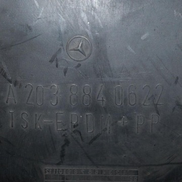 MERCEDES-BENZ C S203 PŘEDNÍ PRAVÝ BLATNÍK DÍL A20388406