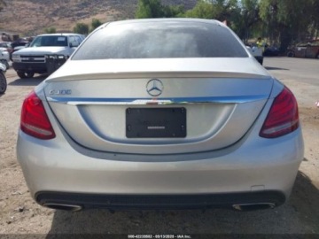 Mercedes Klasa C W205 2017 Mercedes-Benz Klasa C 2017 MERCEDES-BENZ C 300 LUXURYSPORT 2.0 Benzyna, zdjęcie 4