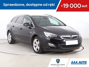 Opel Astra J Sports Tourer 1.4 Turbo ECOTEC 140KM 2011 Opel Astra 1.4 T, Navi, Klima, Klimatronic