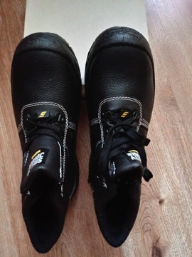 Nowe buty robocze firmy safety jogger roz 40