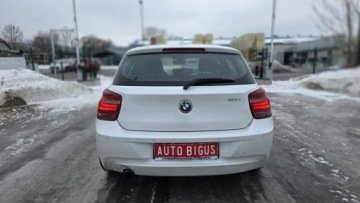 BMW Seria 1 F20-F21 Hatchback 5d 118i 170KM 2012 BMW 118 climatronic biała perła bixsenon duza, zdjęcie 5