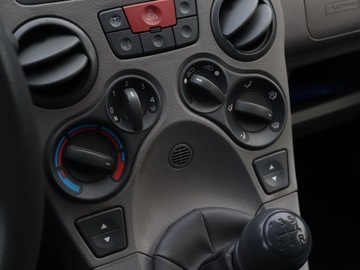 Fiat Panda II Hatchback 5d 1.1 MPI 54KM 2006 Fiat Panda 1.1, Salon Polska, zdjęcie 13