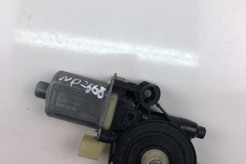 MOTOREK OKNO PŘEDNÍCH PRAVÝCH DVEŘE AUDI A3 (8V1, 8VK) 5Q0959802B