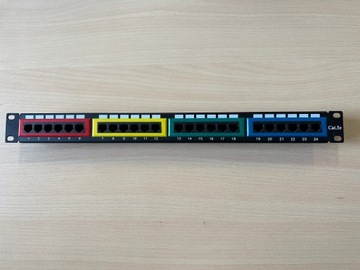 Patchpanel 24xRJ45 UTP kat.5e 19cali 1U kolor
