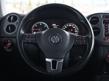 Volkswagen Tiguan I SUV Facelifting 2.0 TDI CR DPF BlueMotion 110KM 2015 VW Tiguan 2.0 TDI, Klima, Tempomat, Parktronic, zdjęcie 14