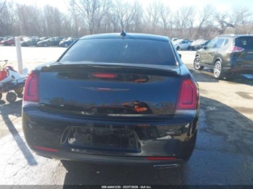 Chrysler 300C II 2021 Chrysler 300s 2021 3.6 Benzyna 300KM, zdjęcie 4