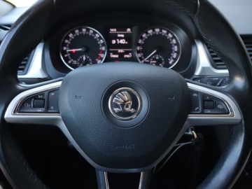 Skoda Rapid II Liftback Facelifting 1.6 TDI CR 115KM 2017 Skoda Rapid Spaceback 1.6 TDI, Salon Polska, zdjęcie 11