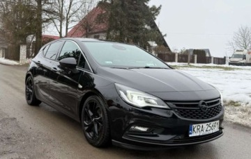 Opel Astra K Hatchback 5d 1.4 Turbo 125KM 2016 Opel Astra Opel Astra 1.4 Turbo StartStop 120 Jahre 1.4 Benzyna 125KM, zdjęcie 1