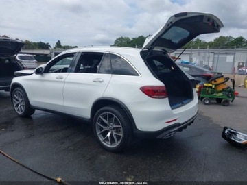 Mercedes GLC C253 2021 Mercedes-Benz GLC 300 4Matic 2021 2.0l 2.0 Benzyna 255KM, zdjęcie 3