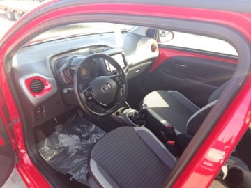 Toyota Aygo II Hatchback 3d Facelifting 1.0 VVT-i 72KM 2018 Toyota Aygo 1.0 VVT-i X-play II (2014-) Toyota Ayg, zdjęcie 21