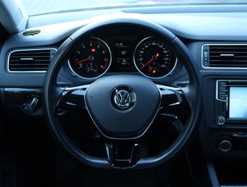 Volkswagen Jetta VI Sedan Facelifting 1.4 TSI 150KM 2016 VW Jetta 1.4 TSI, Salon Polska, Xenon, Bi-Xenon, zdjęcie 19