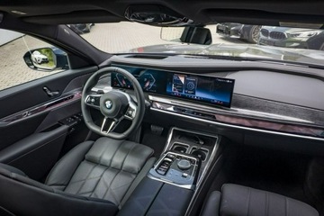 BMW Seria 7 G70 Sedan 3.0 40d 299KM 2025 BMW 740 xDrive Limuzyna DEMO, zdjęcie 16