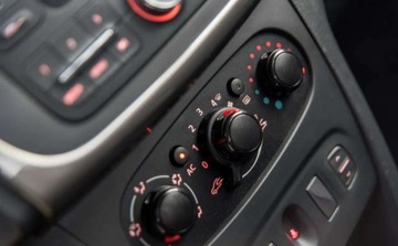 Dacia Sandero II Hatchback 5d TCe  90KM 2014 Dacia Sandero Stepway Dacia Sandero Stepway Benzyna 90KM, zdjęcie 9