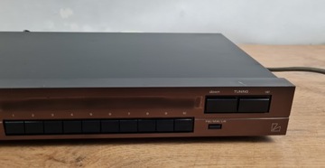 Luxman T-111L - стерео тюнер