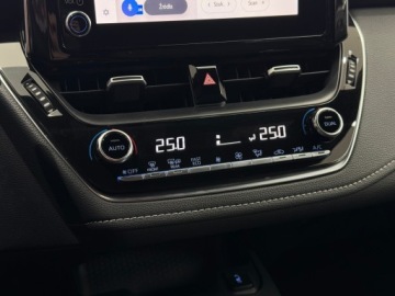 Toyota Corolla XII TS Kombi Facelifting 2.0 Hybrid Dynamic Force 196KM 2022 Toyota Corolla Comfort + Tech + Style / LED / Podg, zdjęcie 22