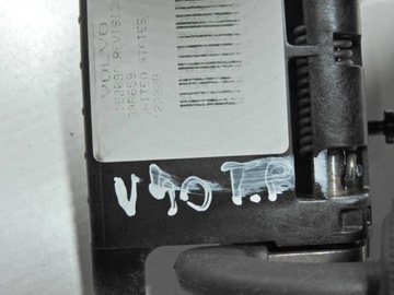 VOLVO V40 II 12-19 PODHLAVNÍK SEDADLA ZADNÍ PRAVÝ