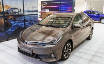 Toyota Corolla XI Sedan 1.6 Valvematic 132KM 2016 Toyota Corolla 1.6 132 KM Premium Style Tech EU6 1.6 Benzyna 132KM, zdjęcie 2