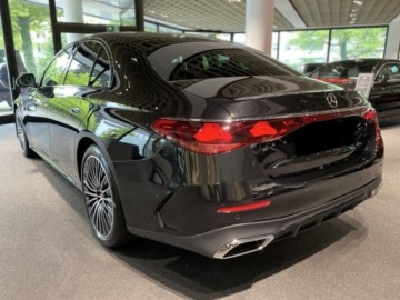 Mercedes Klasa E W214 Sedan 2.0 220d 197KM 2026 E Klasa 220 d 4-Matic AMG 2.0 (197KM) 2026, zdjęcie 4