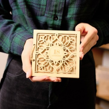 ПОДАРОК ​​НА 18-Й ДЕНЬ РОЖДЕНИЯ ДЕРЕВЯННАЯ КАРТОЧКА НА РОЖДЕНИЕ