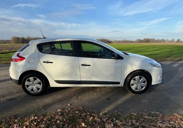 Renault Megane III Hatchback 1.6 16v 100KM 2011 Renault Megane Bezwypadkowy, zadbany, niski przebieg 1.6 Benzyna 100KM, zdjęcie 3