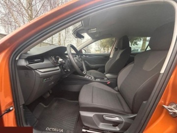 Skoda Octavia IV Kombi 2.0 TDI 115KM 2023 Skoda Octavia 2.0d 115KM 2023r gwarancja! Faktura VAT, zdjęcie 9