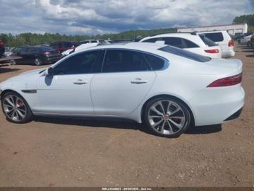Jaguar XF II 2021 Jaguar XF R-Dynamic Se P300 2021 2.0l 2.0 Benzyna 296KM, zdjęcie 2