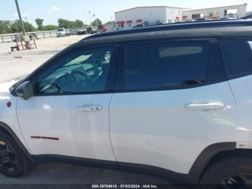 Jeep Compass II 2023 Jeep Compass 2023r, Trailhawk, 4x4, 2.0L 2.0 Benzyna 200KM, zdjęcie 4