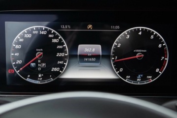 Mercedes Klasa E W213 Cabrio 2.0 200 184KM 2017 Mercedes-Benz Klasa E 200 Coupe AMG Salon PL Autotrade Mercedes-Benz, zdjęcie 37