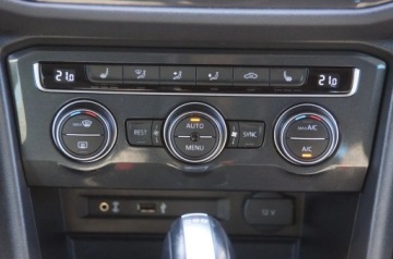 Volkswagen Tiguan II SUV 2.0 TDI 150KM 2018 Volkswagen Tiguan 2.0 TDI CR 150 KM, 4x4, DSG, Navi, Kamera, FV23, Salon P, zdjęcie 16