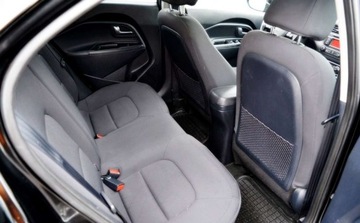 Kia Rio III Hatchback 3d 1.2 DOHC CVVT 85KM 2012 Kia Rio Szyberdach, Ledy, Czujniki parkowania, KeyLess Bluetooth 1.2 85KM, zdjęcie 13