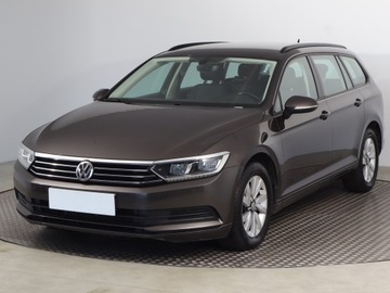 Volkswagen Passat B8 Variant 2.0 TDI BlueMotion SCR 150KM 2017 VW Passat 2.0 TDI, Salon Polska, Navi, Klima, zdjęcie 1