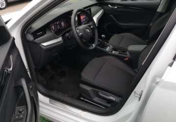 Skoda Octavia IV Liftback 1.5 TSI EVO 150KM 2024 Skoda Octavia 1,5TSI Selection 10.000km przebieg PL Salon Pakiet Winter Pl, zdjęcie 10