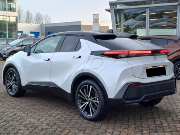 Toyota C-HR II SUV Plug-In 2.0 Hybrid Dynamic Force Plug-in  223KM 2026 Executive 2.0 Plug-in Hybrid Dynamic Force 223KM | Podgrzewane fotele, zdjęcie 3